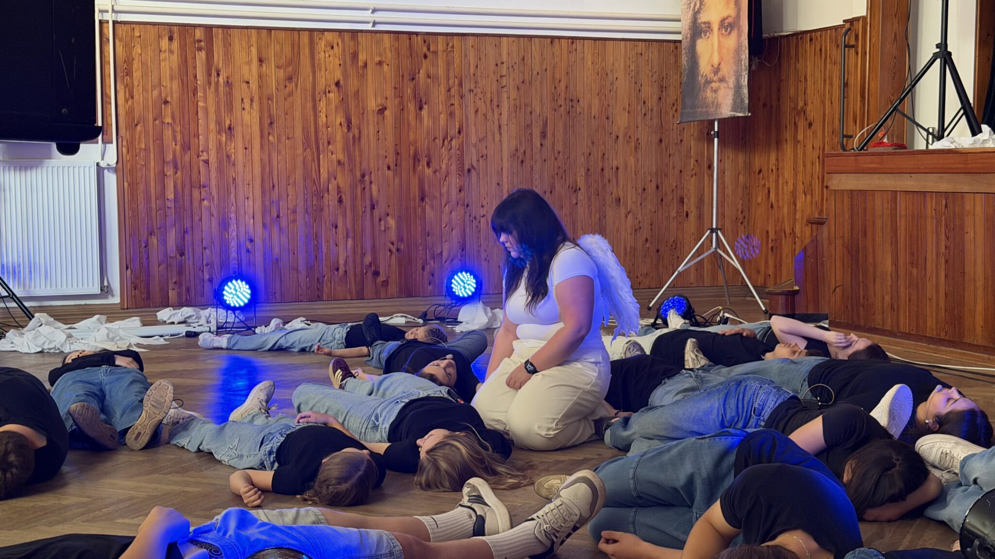 God’s Servant is praying to Our Ladz